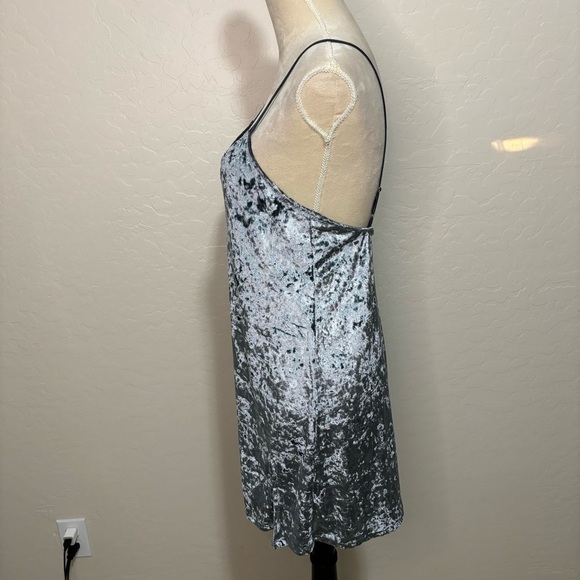 French Connection Gray/Silver Crushed Velvet Chemise Mini Slip Dress Size S - Picture 5 of 12